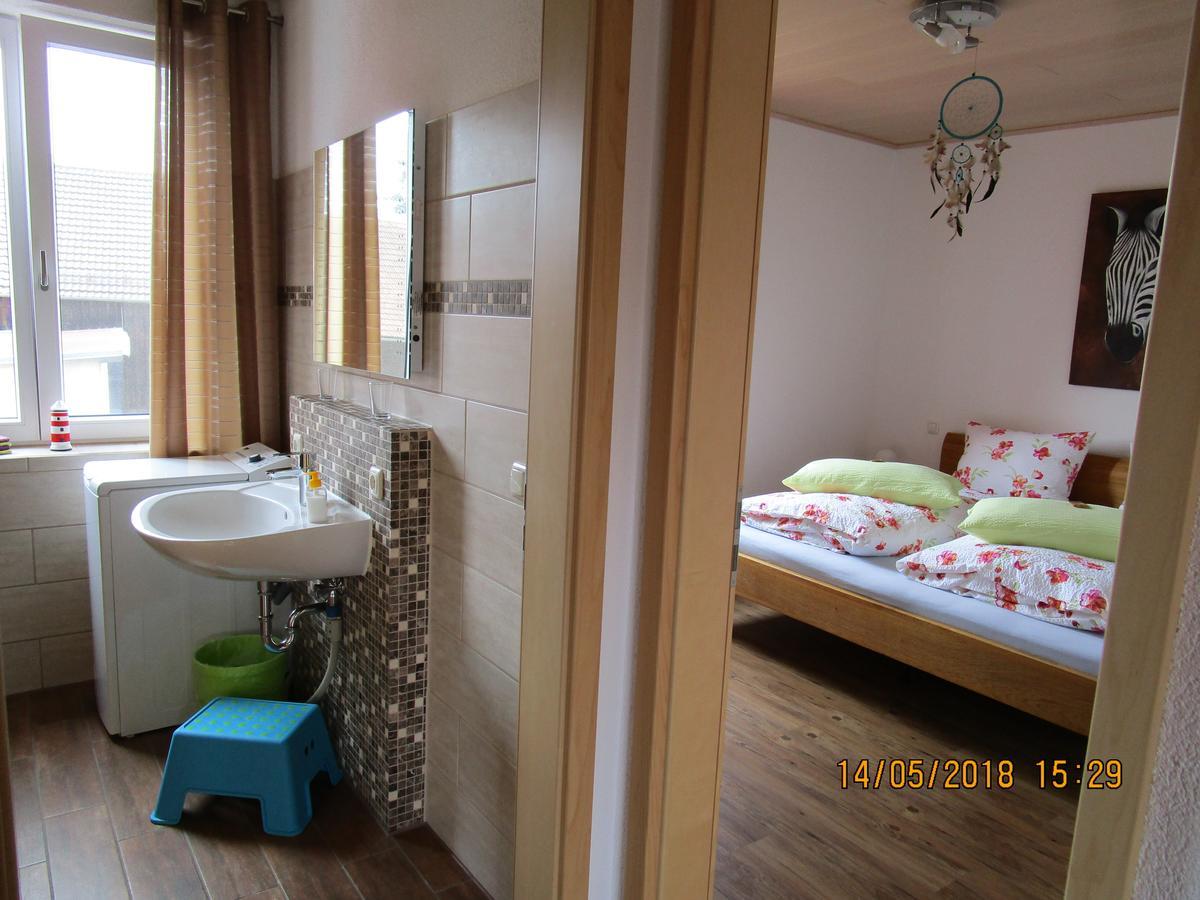 Obergessertshausen Ferienwohnung Rosa מראה חיצוני תמונה